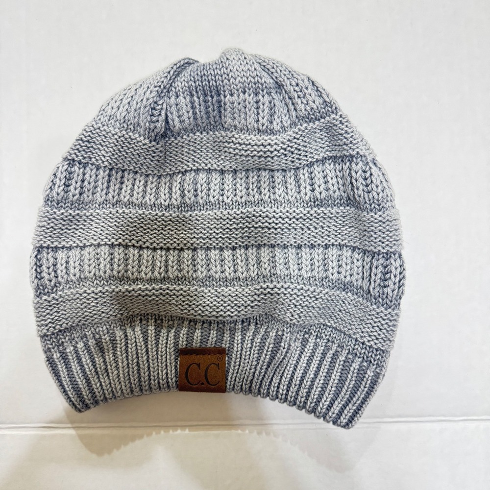 C.C Beanie Women Light Gray Cable Knit Slouchy Winter Hat Ribbed Cuff Logo Patch